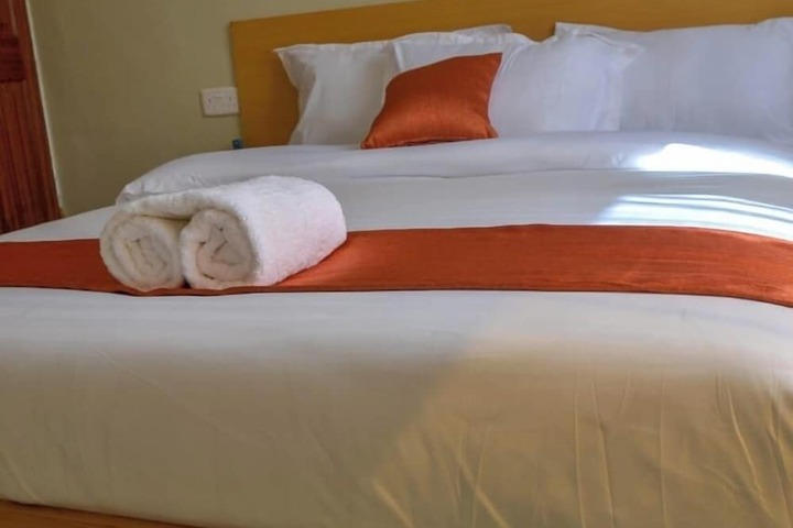 Room 5 of 7