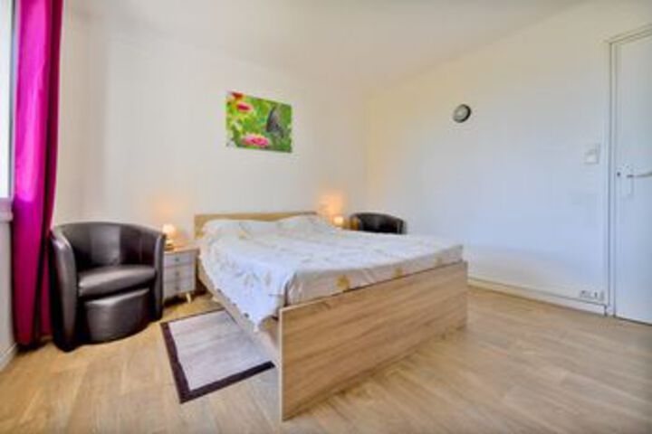 Room 5 of 27