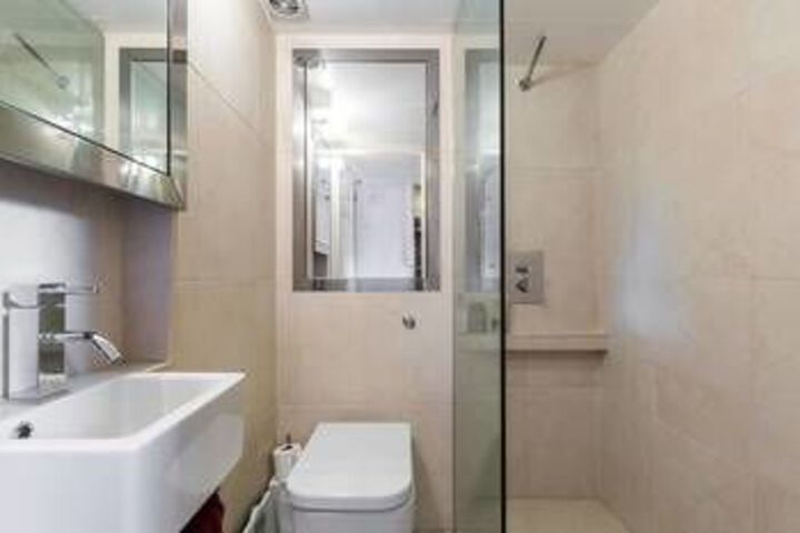 Room 2 of 18