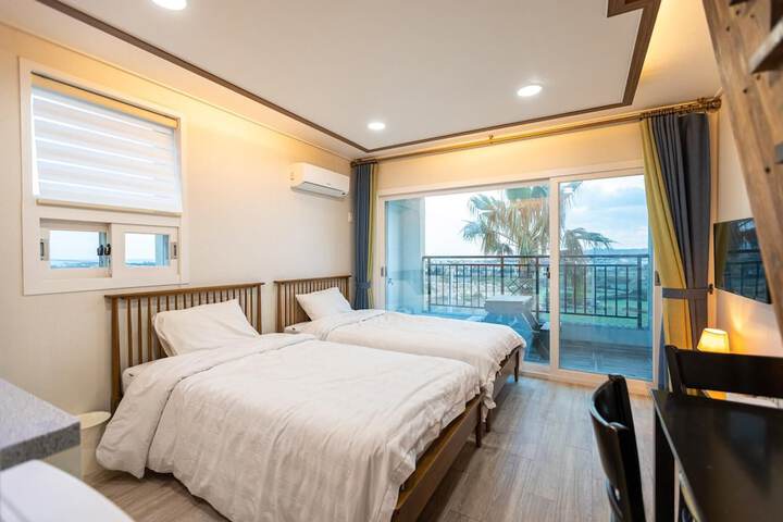 Room 14 of 29