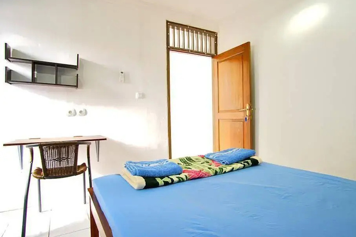 Room 4 of 6