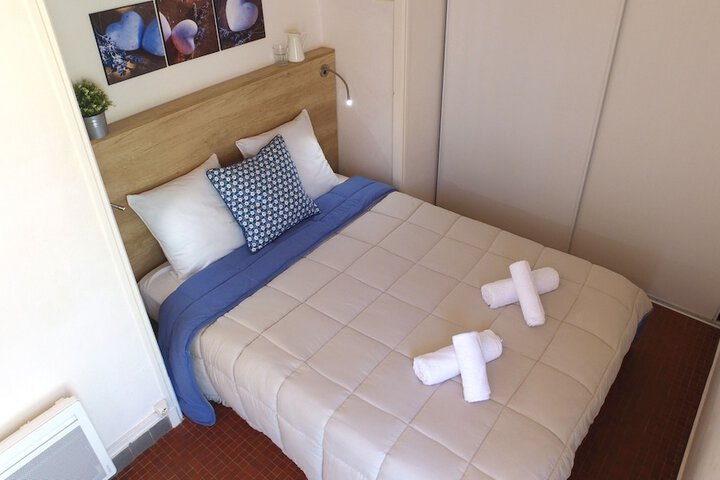 Room 7 of 42