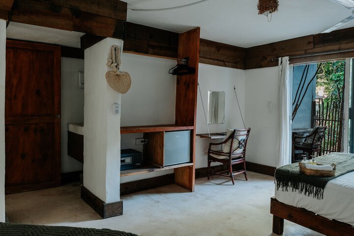 Room 11 of 35