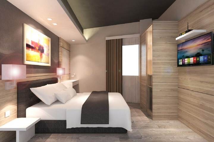 Room 7 of 32