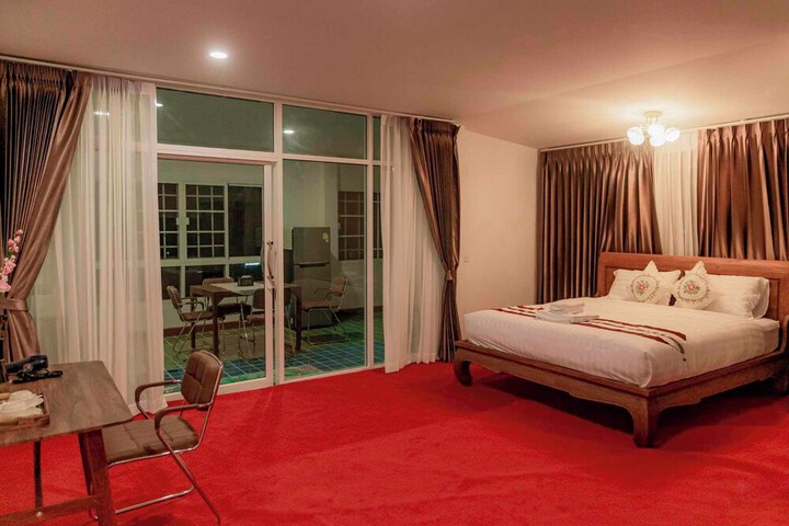 Room 5 of 20