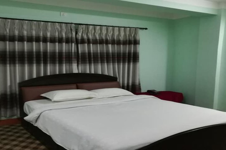Room 5 of 10