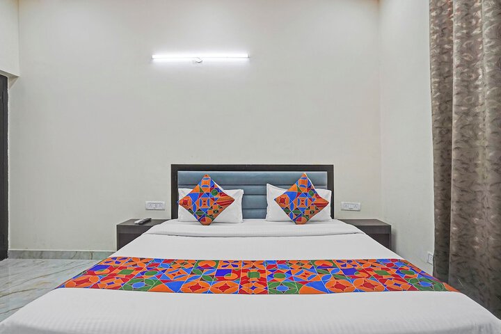 Room 10 of 26