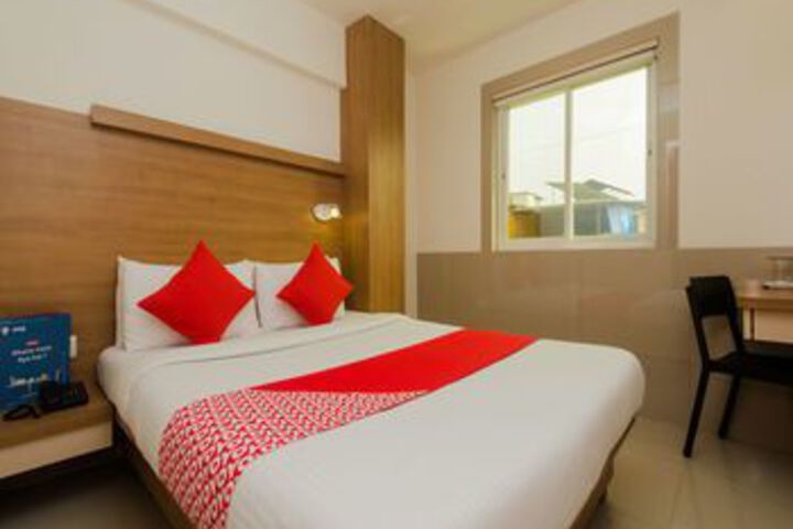 Room 9 of 26