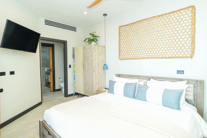 Room 52 of 239