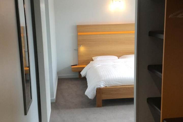 Room 13 of 38