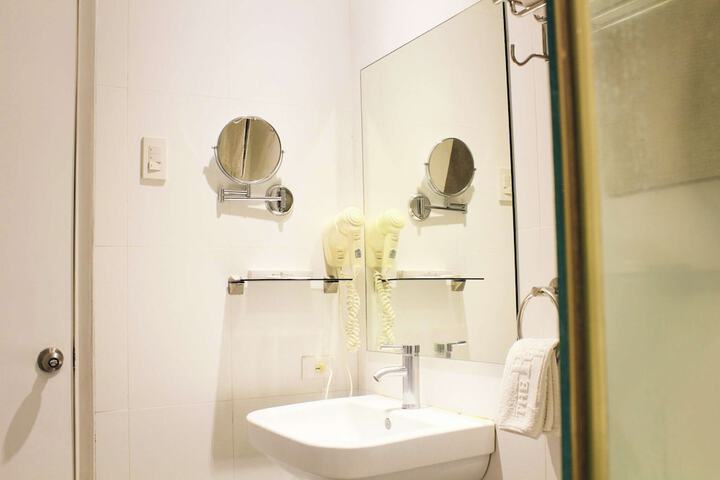 Room 44 of 114