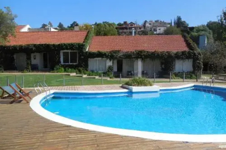 Pool 10 of 13