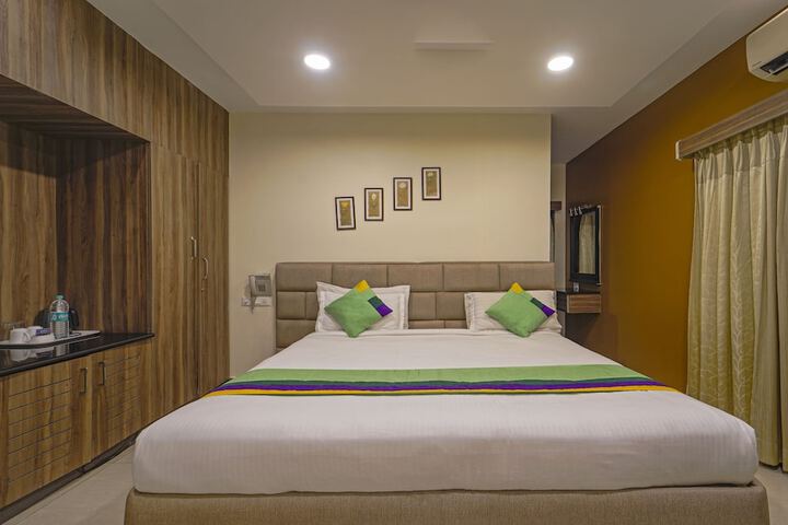 Room 16 of 32