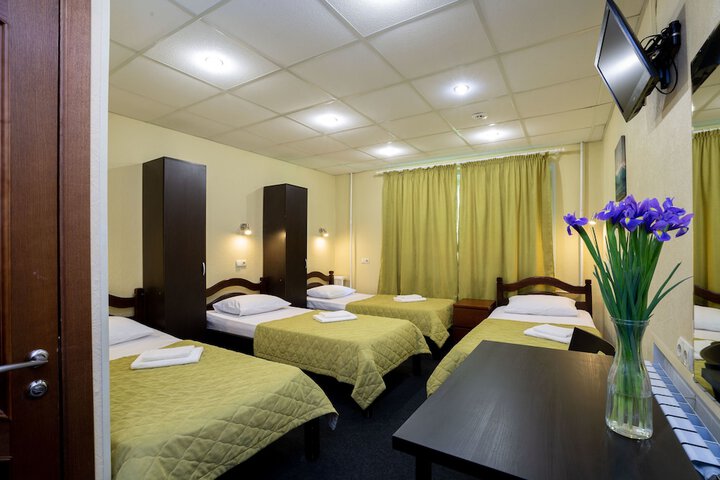 Room 8 of 35