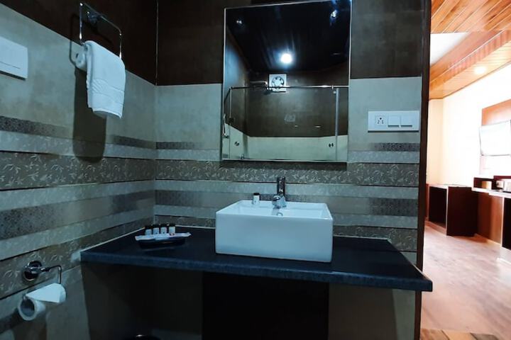 Room 18 of 22