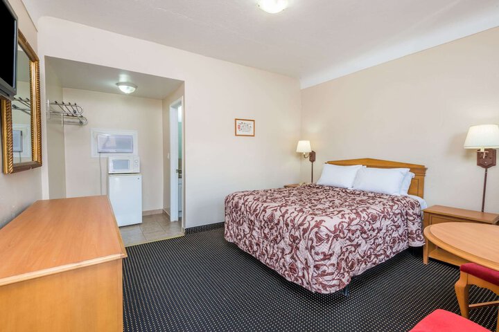 Room 7 of 13