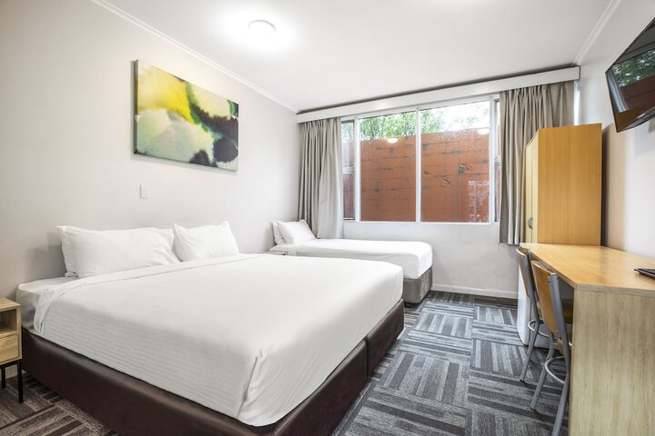 Room 8 of 25