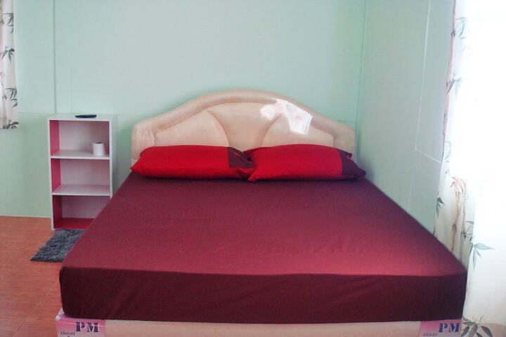 Room 8 of 10