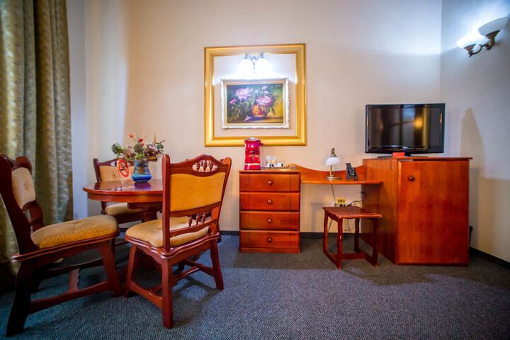 Room 37 of 72