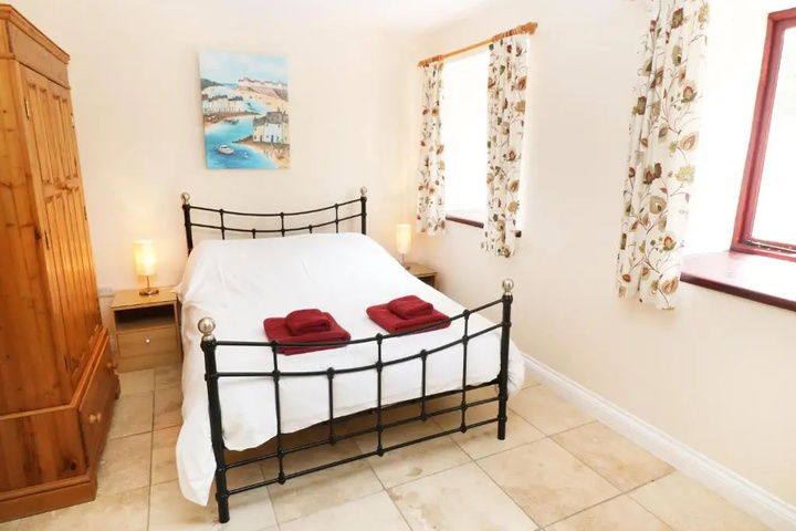Room 2 of 18