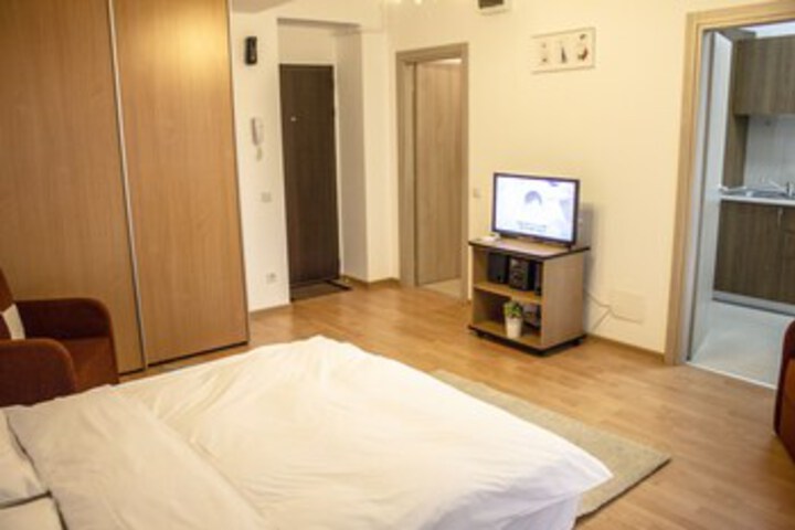 Room 8 of 14
