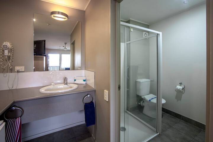 Room 4 of 51