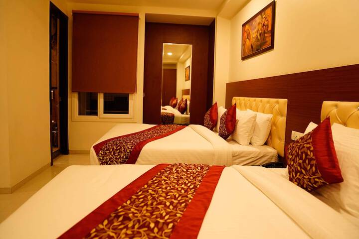 Room 27 of 61