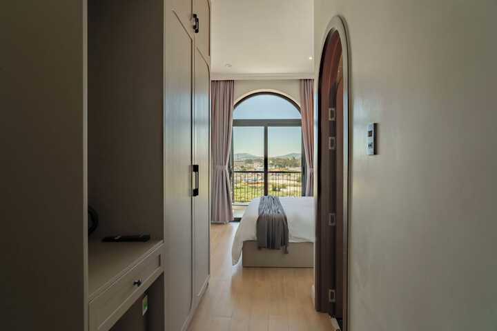Room 7 of 71