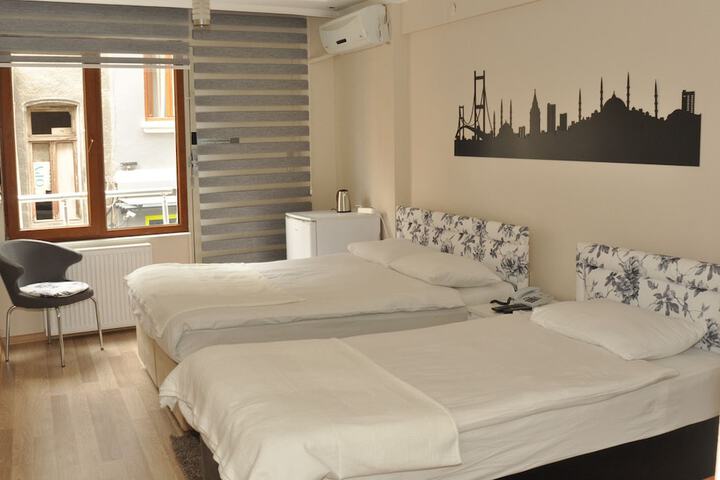 Room 3 of 29