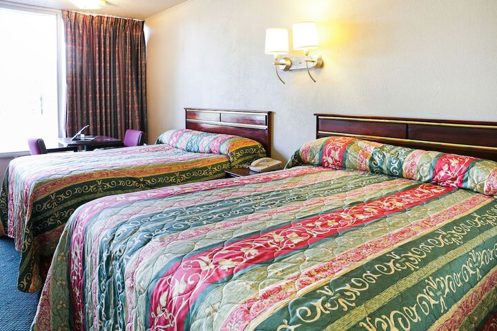 Room 12 of 35