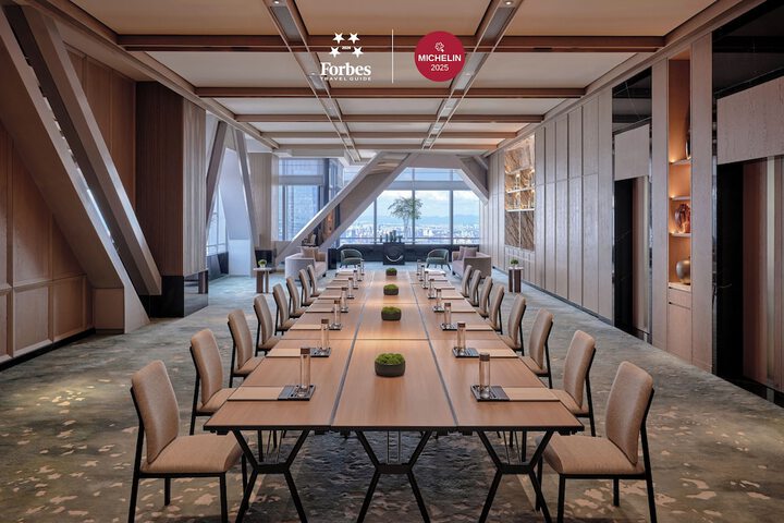 Ballroom/Hall 46 of 61