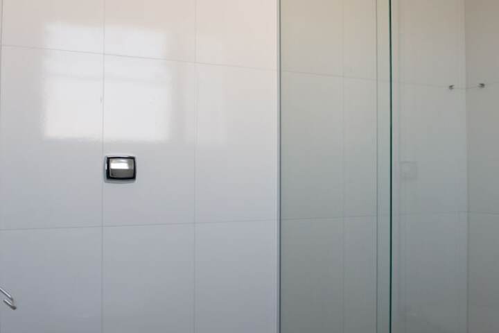Room 12 of 18