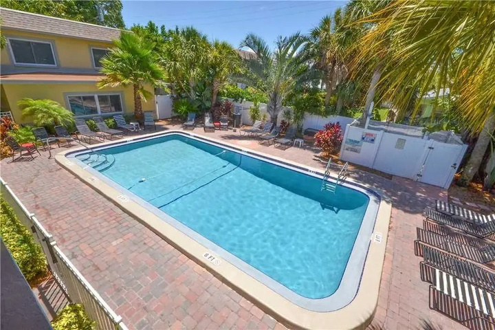 Pool 6 of 16