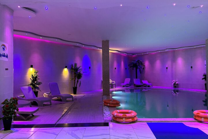 Pool 17 of 24