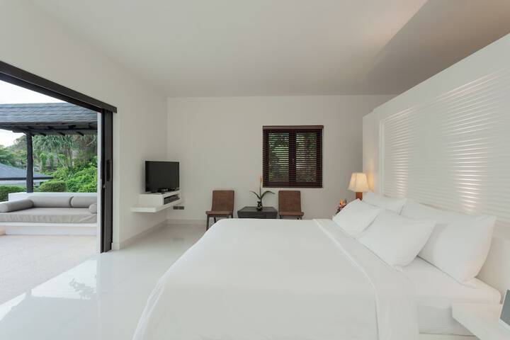 Room 73 of 229