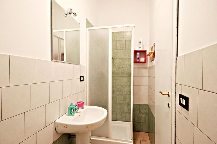 Room 16 of 22