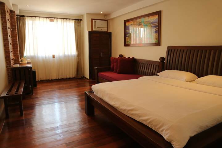 Room 7 of 72