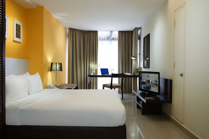 Room 8 of 43