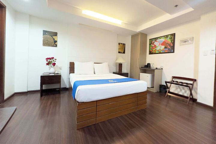 Room 25 of 46