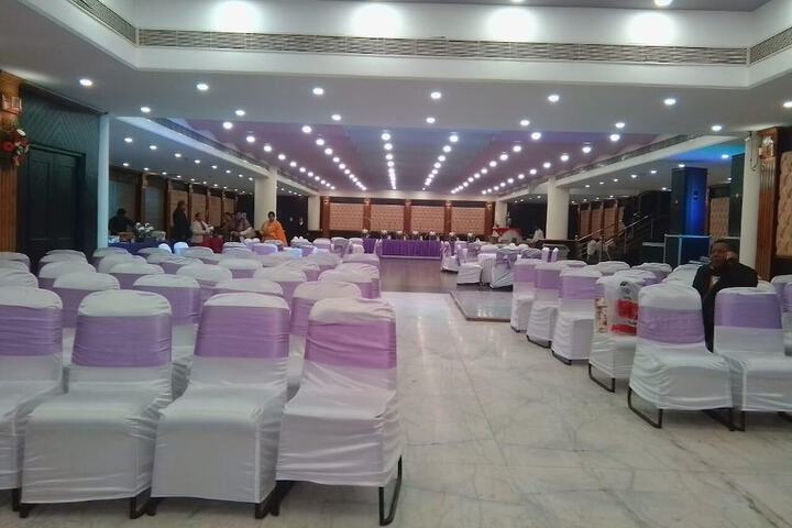 Ballroom/Hall 34 of 39