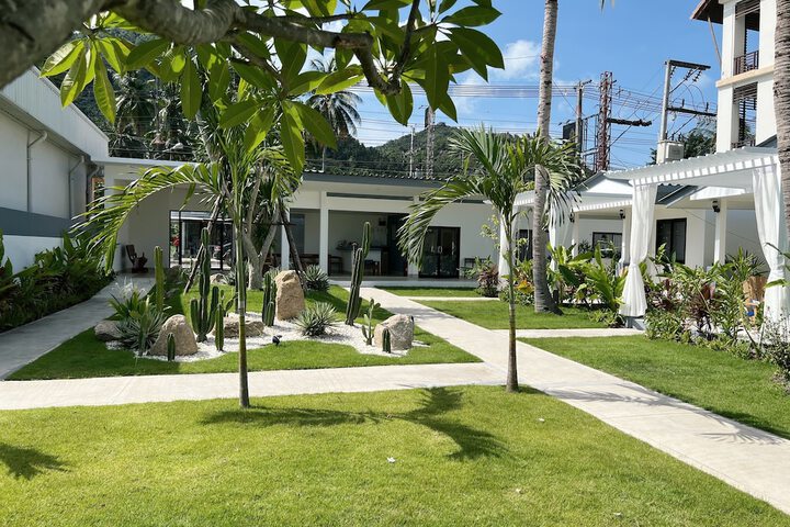 Hotel Exterior 54 of 68