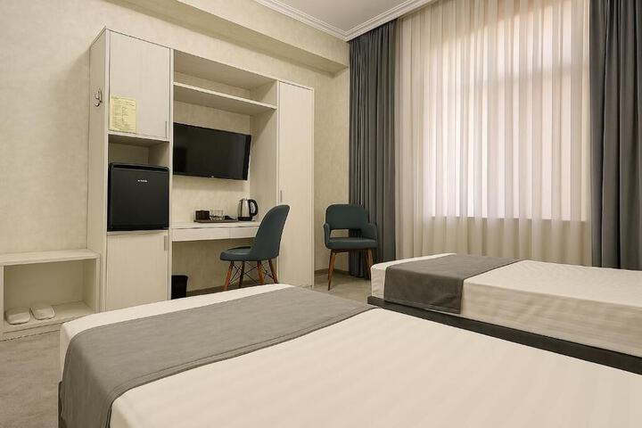 Room 11 of 74