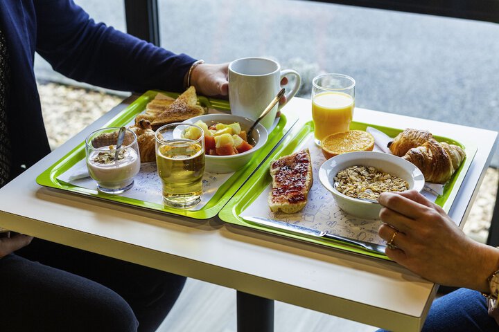 Breakfast/Coffee Service 80 of 93