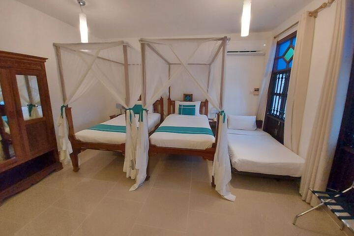 Room 15 of 105