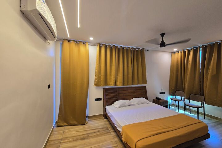 Room 5 of 23