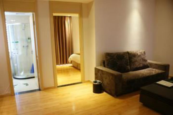 Room 18 of 46