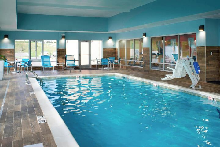 Pool 15 of 26