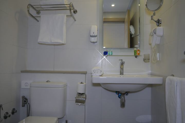 Room 43 of 53