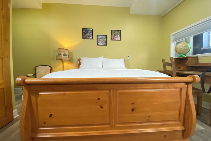 Room 13 of 29