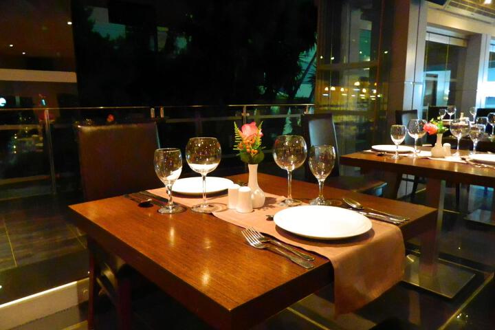 Dining 43 of 53